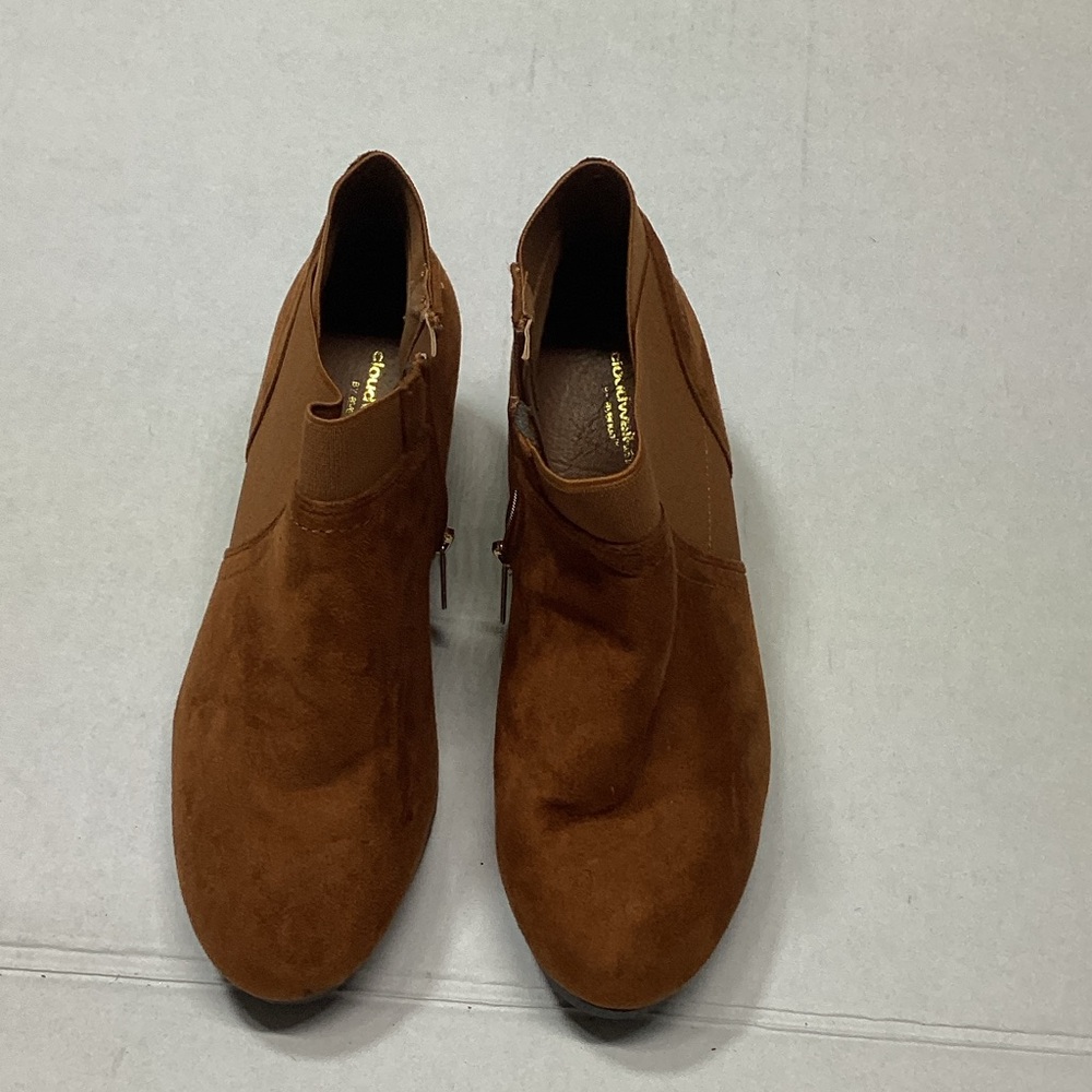Brown Ankle Boots size 8 w